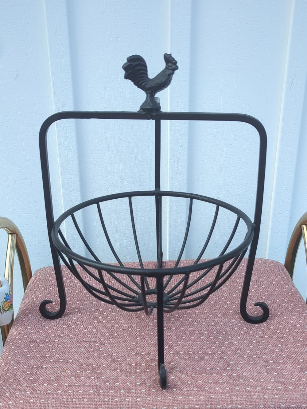Decorative Black Rooster Castiron Fruit Basket Stand